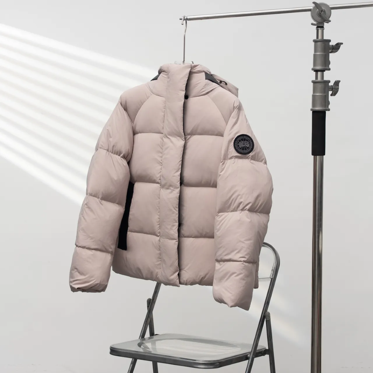 Top P880 CANADA GOOSE丨Canada Goose Ouyang Nana Generation Hooded Down Jacket Color: Light Pink Size: S-XXL